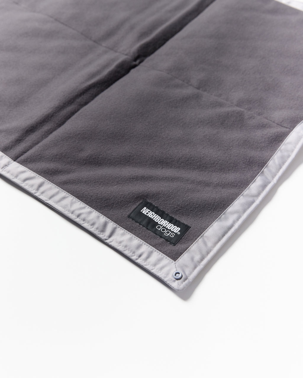 NH x MAGIC HOUSE . DOG MAT BAG
